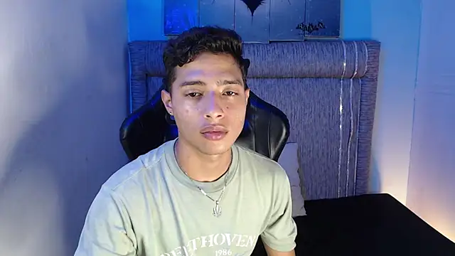 Yuztin little  online show from June 9, 2026, 8:09 pm