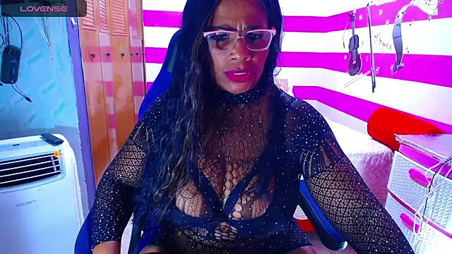 cairohot online show from January 17, 2025, 6:04 am