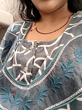 Hot Mahira69 online show from June 5, 2026, 7:03 am