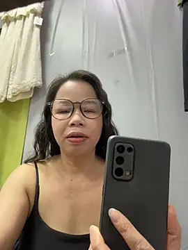 Snapshot of honghong_mother chatting on June 7, 2026, 1:43 am honghong mother online show from June 7, 2026, 1:43 am