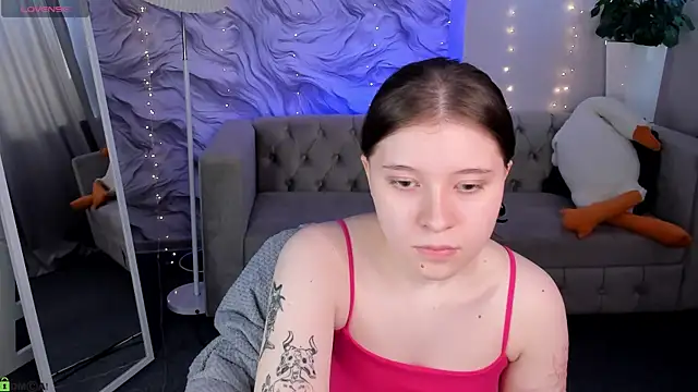 Kylie-Voss online show from June 8, 2026, 3:29 am