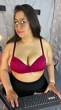 Snapshot of Melody_Rosses chatting on June 8, 2026, 11:43 am Melody Rosses online show from June 8, 2026, 11:43 am