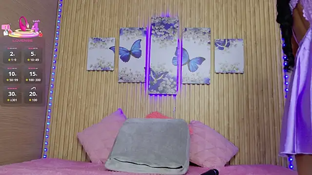 Moonceleste online show from June 9, 2026, 12:06 pm