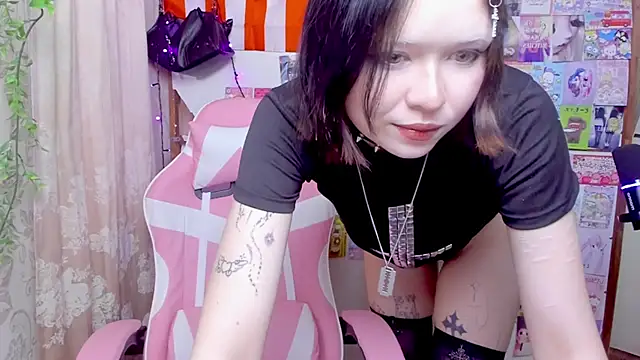 honeycelestia online show from June 6, 2026, 5:28 pm