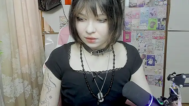 honeycelestia online show from June 9, 2026, 5:13 pm