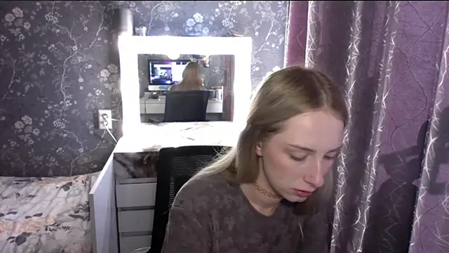 Snapshot of JennaLomeri chatting on June 6, 2026, 12:43 pm JennaLomeri online show from June 6, 2026, 12:43 pm