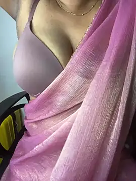 sexyveena online show from June 7, 2026, 2:32 pm