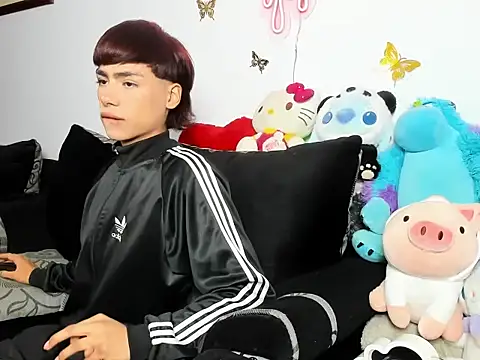 Snapshot of Playboy_andeer chatting on June 15, 2026, 2:36 am Playboy andeer online show from June 15, 2026, 2:36 am