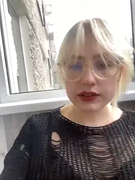 Snapshot of xp_blondie chatting on June 3, 2026, 10:18 am xp blondie online show from June 3, 2026, 10:18 am