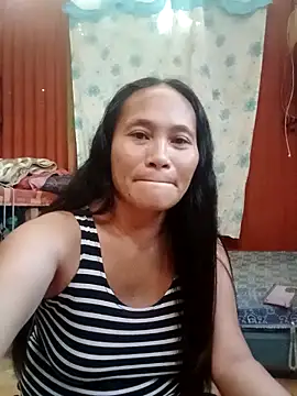 Snapshot of Queenslay chatting on June 4, 2026, 12:05 am Queenslay online show from June 4, 2026, 12:05 am