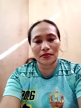 Snapshot of Queenslay chatting on June 10, 2026, 7:29 am Queenslay online show from June 10, 2026, 7:29 am