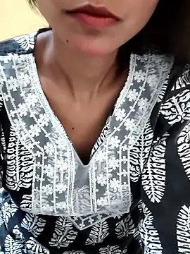 Hotty Ishu online show from June 9, 2026, 5:41 am