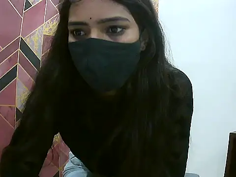Hot-Roshni online show from June 5, 2026, 3:07 pm
