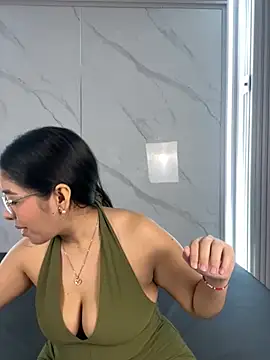 Snapshot of ValentinaLuciana chatting on June 10, 2026, 1:10 pm ValentinaLuciana online show from June 10, 2026, 1:10 pm