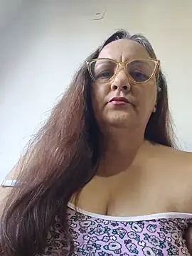 Your Momy69 online show from May 31, 2026, 1:40 pm