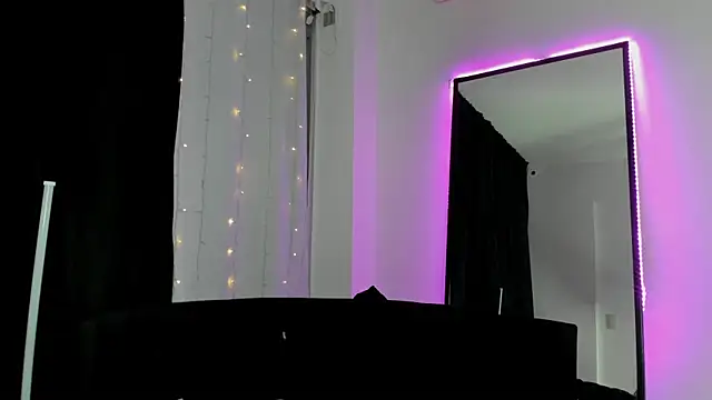 ScarlettJhonsonn online show from June 6, 2026, 12:38 am