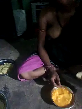 Snapshot of desiwife123coupl chatting on June 3, 2026, 5:29 pm desiwife123coupl online show from June 3, 2026, 5:29 pm
