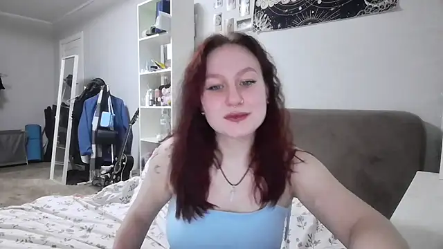 Snapshot of LoiseLovetto chatting on June 10, 2026, 6:29 pm LoiseLovetto online show from June 10, 2026, 6:29 pm