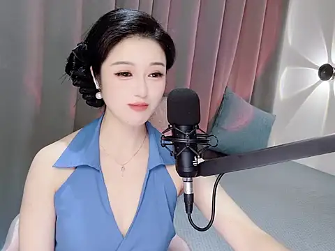 Snapshot of Momo-Wow chatting on June 2, 2026, 6:37 am Momo-Wow online show from June 2, 2026, 6:37 am