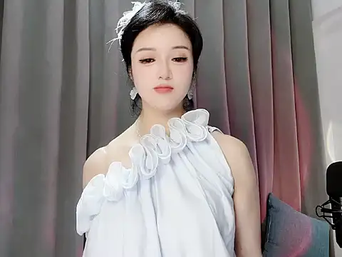 Snapshot of Momo-Wow chatting on June 5, 2026, 6:52 am Momo-Wow online show from June 5, 2026, 6:52 am