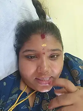 Snapshot of meenaqueen chatting on June 5, 2026, 9:26 am meenaqueen online show from June 5, 2026, 9:26 am