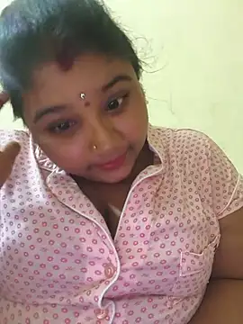 Snapshot of meenaqueen chatting on June 9, 2026, 5:57 pm meenaqueen online show from June 9, 2026, 5:57 pm