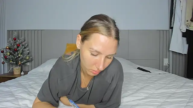 SofiClimbing online show from December 23, 2025, 10:02 am