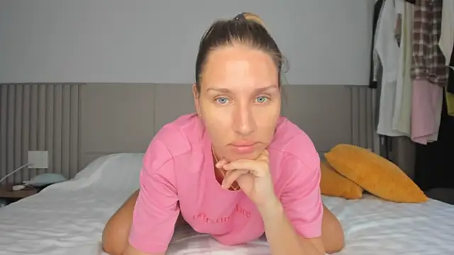 SofiClimbing online show from March 12, 2026, 3:45 am