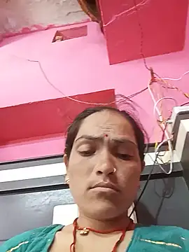 HOjuli9696 online show from June 4, 2026, 6:52 am