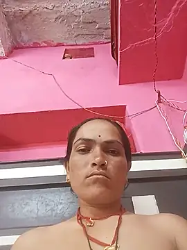 HOjuli9696 online show from June 9, 2026, 4:35 am