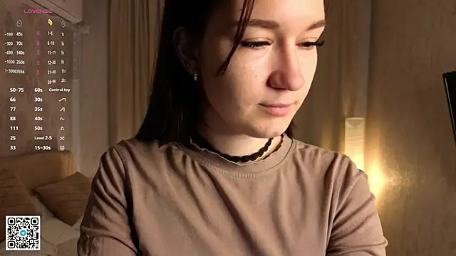 ClaudiaWhitherspoon online show from June 3, 2026, 6:35 pm