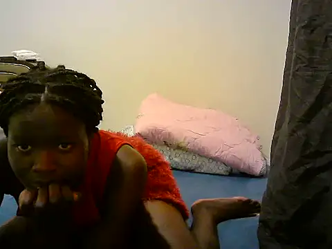 Snapshot of BerryJulie chatting on June 4, 2026, 4:24 pm BerryJulie online show from June 4, 2026, 4:24 pm