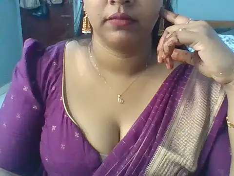 Tamil hot Meenu online show from June 9, 2026, 3:23 pm
