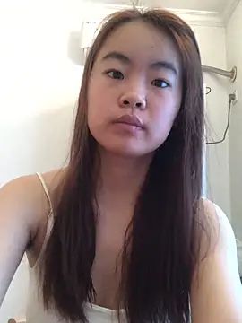 YiYi5520 online show from June 3, 2026, 7:22 am