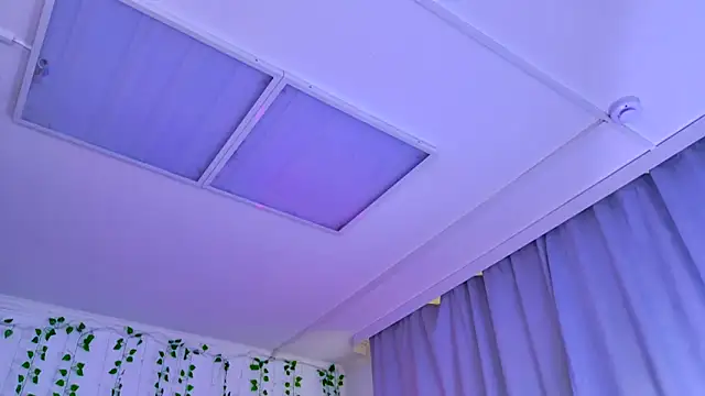 AprilMunoz online show from June 5, 2026, 10:43 am