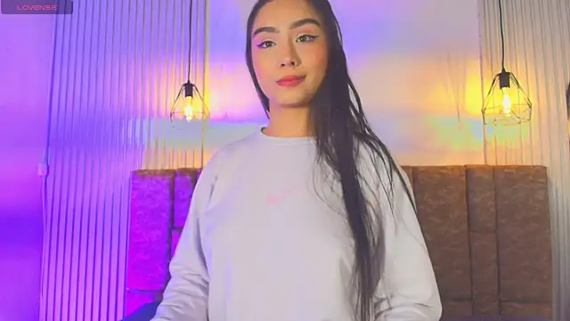 KENNIA SWEETIEE online show from June 8, 2026, 11:54 am