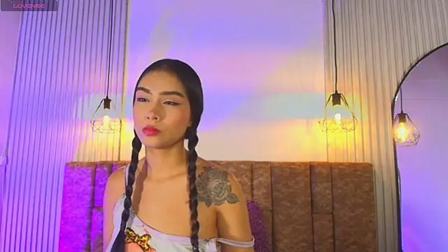 KENNIA SWEETIEE online show from June 9, 2026, 11:33 am