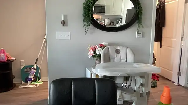 maddiliz online show from November 18, 2025, 6:01 pm