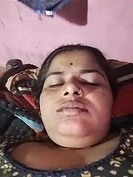 Snapshot of HOpooja356l chatting on June 7, 2026, 3:27 pm HOpooja356l online show from June 7, 2026, 3:27 pm