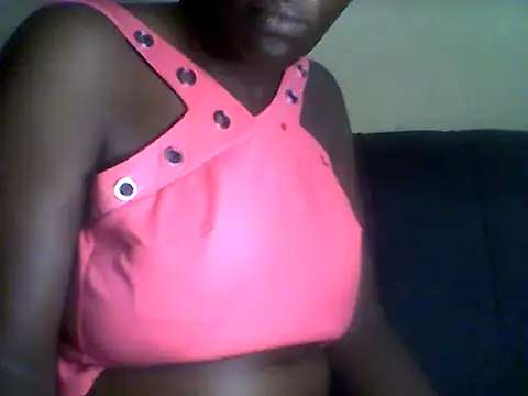 Snapshot of Angelbee_ chatting on June 5, 2026, 8:47 pm Angelbee online show from June 5, 2026, 8:47 pm