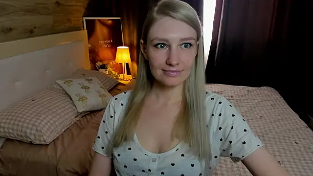 Snapshot of ReginaAmour chatting on June 5, 2026, 1:17 pm ReginaAmour online show from June 5, 2026, 1:17 pm