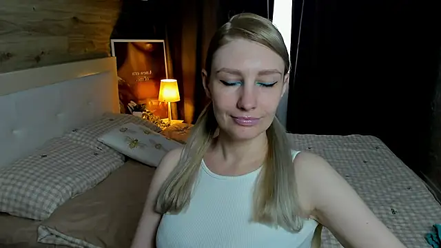 Snapshot of ReginaAmour chatting on June 8, 2026, 1:00 pm ReginaAmour online show from June 8, 2026, 1:00 pm