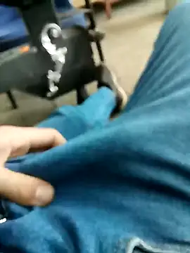 Snapshot of Singlemaleforcouples chatting on January 6, 2025, 10:13 am Singlemaleforcouples online show from January 6, 2025, 10:13 am