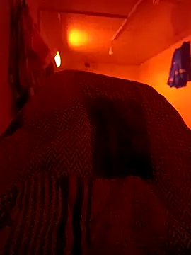 Snapshot of Singlemaleforcouples chatting on March 3, 2026, 12:39 am Singlemaleforcouples online show from March 3, 2026, 12:39 am