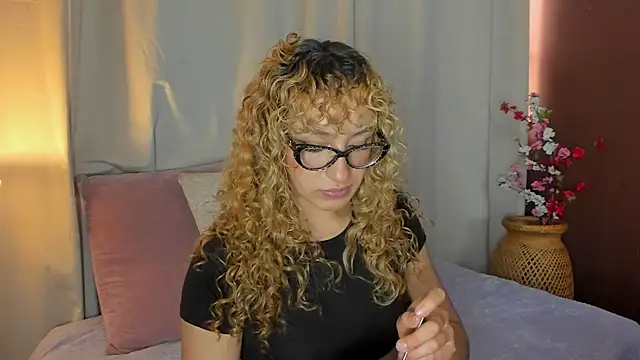 Snapshot of sensual_fer chatting on June 9, 2026, 12:50 pm sensual fer online show from June 9, 2026, 12:50 pm