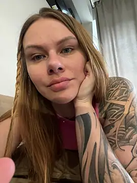 MonoGirl online show from June 4, 2026, 1:06 pm