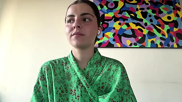 MarisaKomar online show from June 4, 2026, 4:13 pm