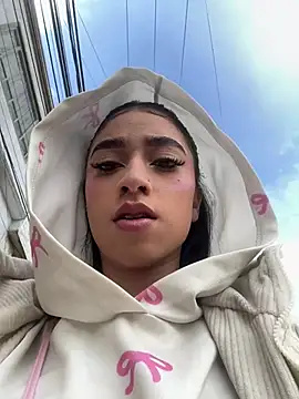 miss alahia online show from June 5, 2026, 8:25 pm