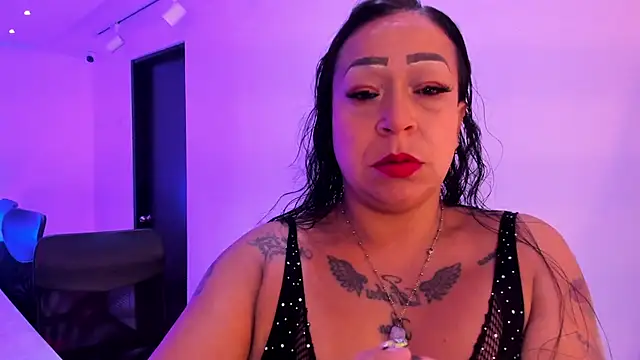 OrianaParra  online show from June 9, 2026, 3:51 am