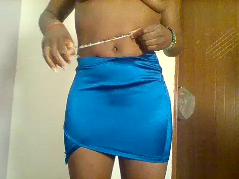 Snapshot of zuri_ebonny chatting on June 3, 2026, 10:15 pm zuri ebonny online show from June 3, 2026, 10:15 pm